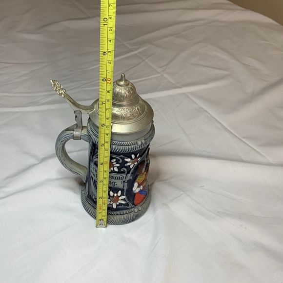 Vintage Made in Germany original king Beer Mug 12 oz guitar player Castle Lid - Picture 2 of 9